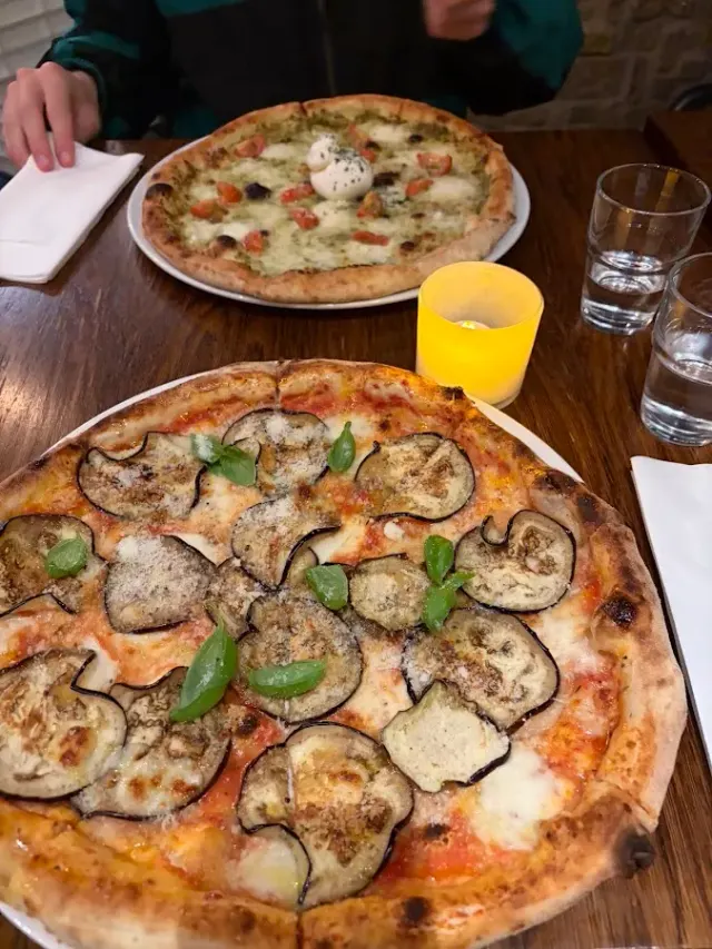 BookNoFees: Restaurante – Ghost Pizza – Oslo – Ghost Pizza, foto 2