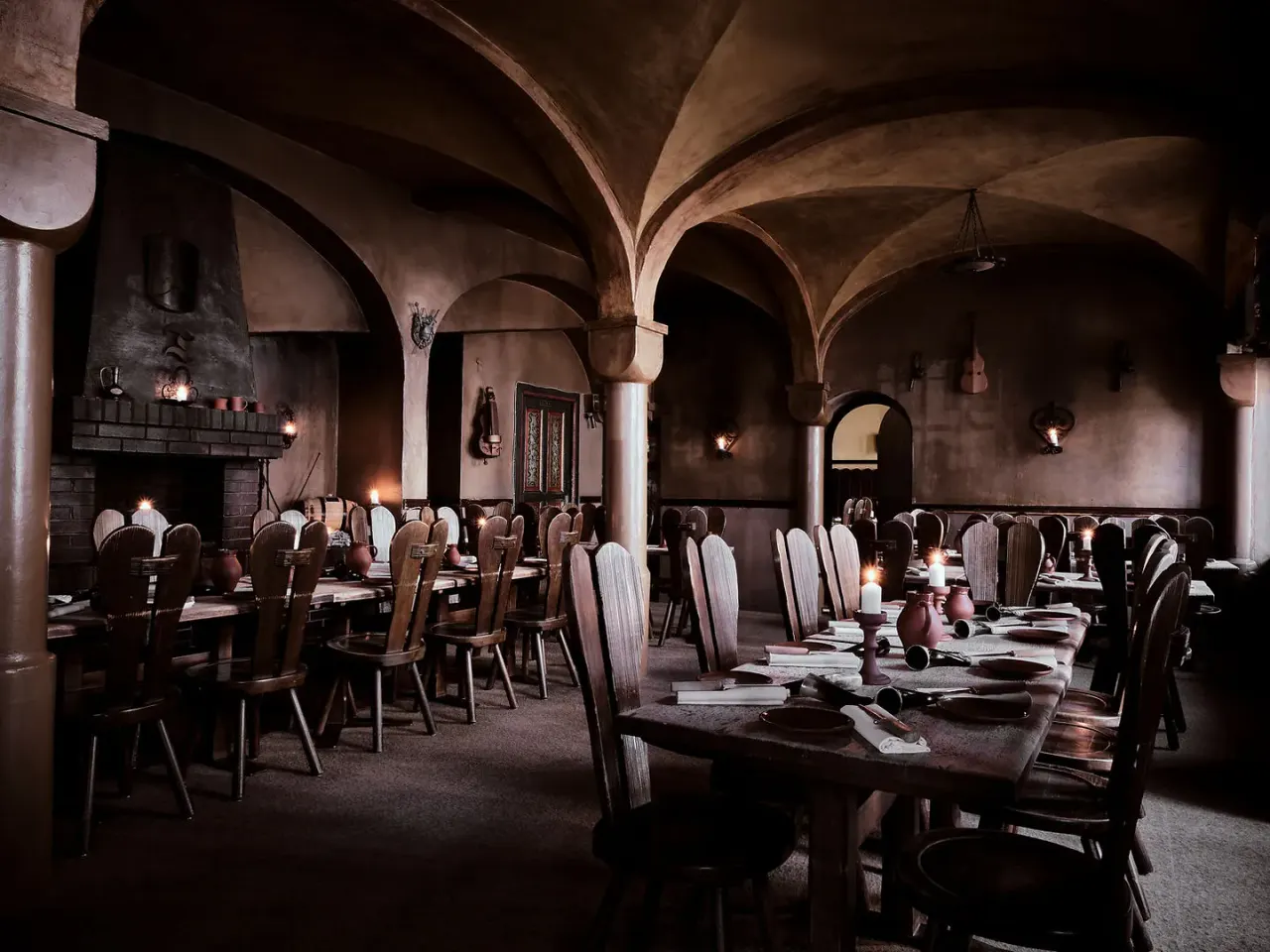 BookNoFees: Restaurante – Tafelrunde – Berlin – Mesa redonda, foto 1