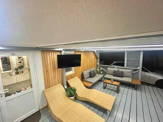BookNoFees: Casa rodante tranquila con terraza cubierta y vista al mar – Biograd na Moru