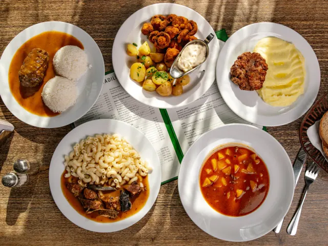 BookNoFees: Restaurante – Lokál U Zavadilů – Prague – El local «U Zavadilů», foto 3