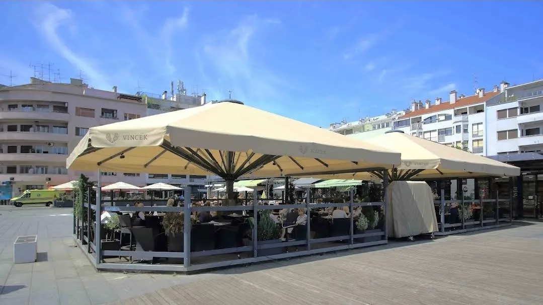 BookNoFees: Cafetería – Slastičarnica Vincek – Zagreb – Pastelería Vincek, foto 1