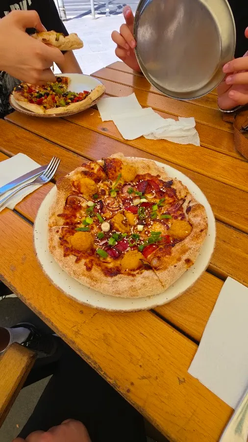 BookNoFees: Restaurante – Pizza Hut – Bucharest – Pizza Hut, foto 2