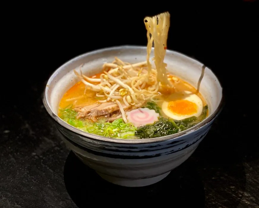 BookNoFees: Restaurante – Kisaki Ramen & Sushi – Rome – Kisaki Ramen y Sushi, foto 1