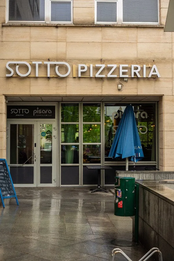 BookNoFees: Restaurante – Sotto Pizzeria Käpylä – Helsinki – Debajo de la pizzería Käpylä, foto 1