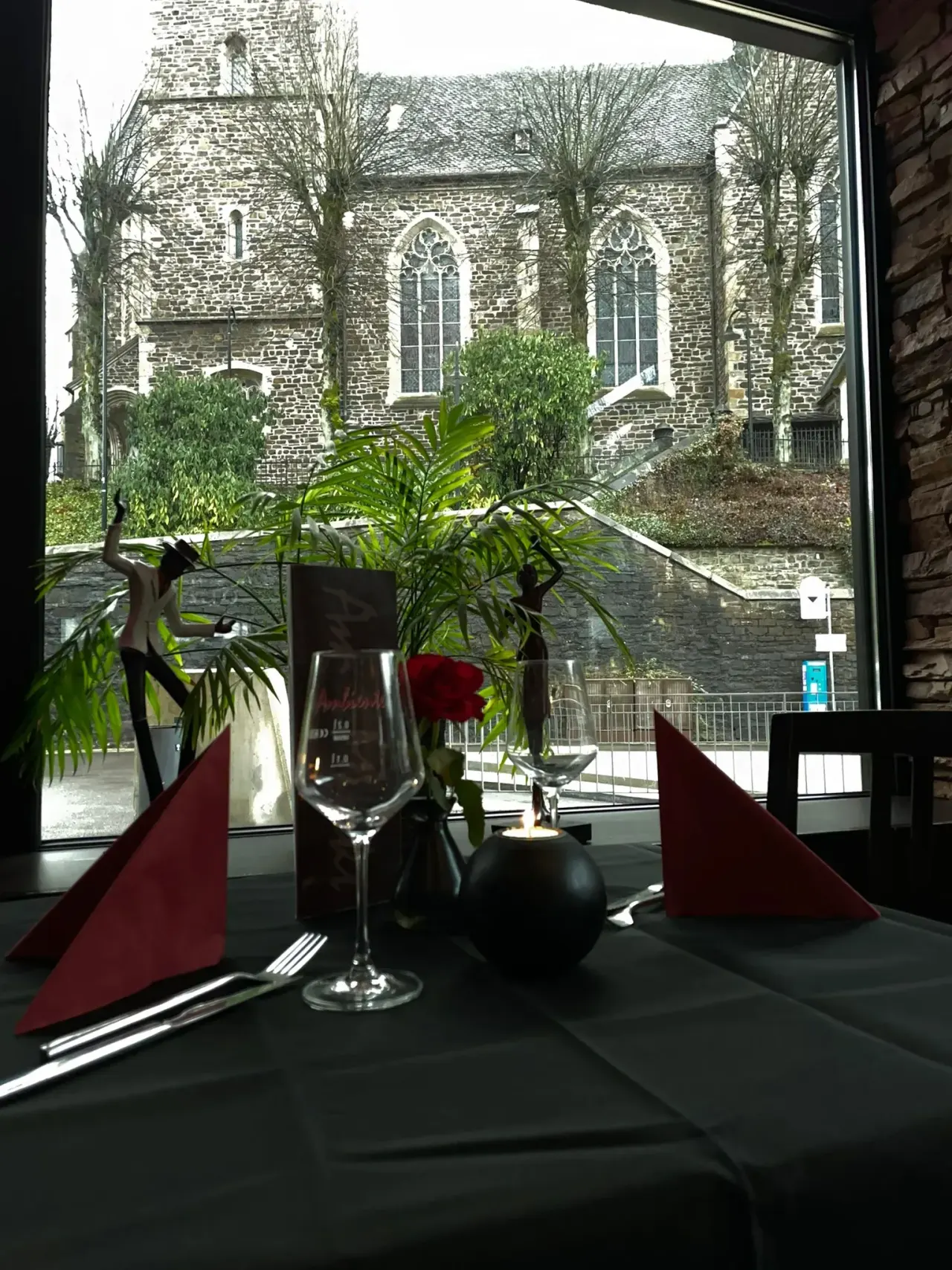 BookNoFees: Cafetería – Ambiente Am Markt – Lennestadt – Ambiente en el mercado, foto 1