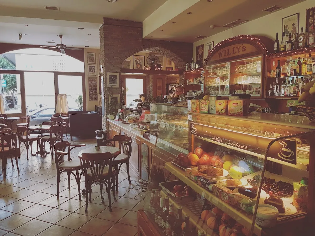 BookNoFees: Cafetería – Willy's music cafe – Athens – El café musical de Willy, foto 1