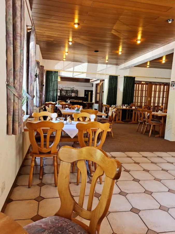 BookNoFees: Restaurante – Gaststätte Waldenburg – Attendorn – Restaurante Waldenburg, foto 1