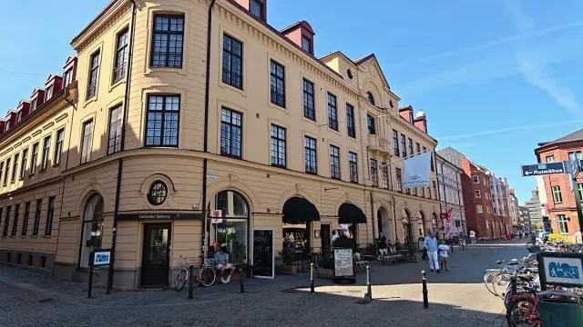 BookNoFees: Cafetería – Babel Deli – Stockholm – Babel Deli, foto 3