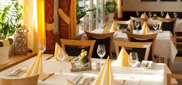 BookNoFees: Restaurante – Luckai Hotel & Restaurant – Meschede-Freienohl – Luckai Hotel y Restaurante, foto 2