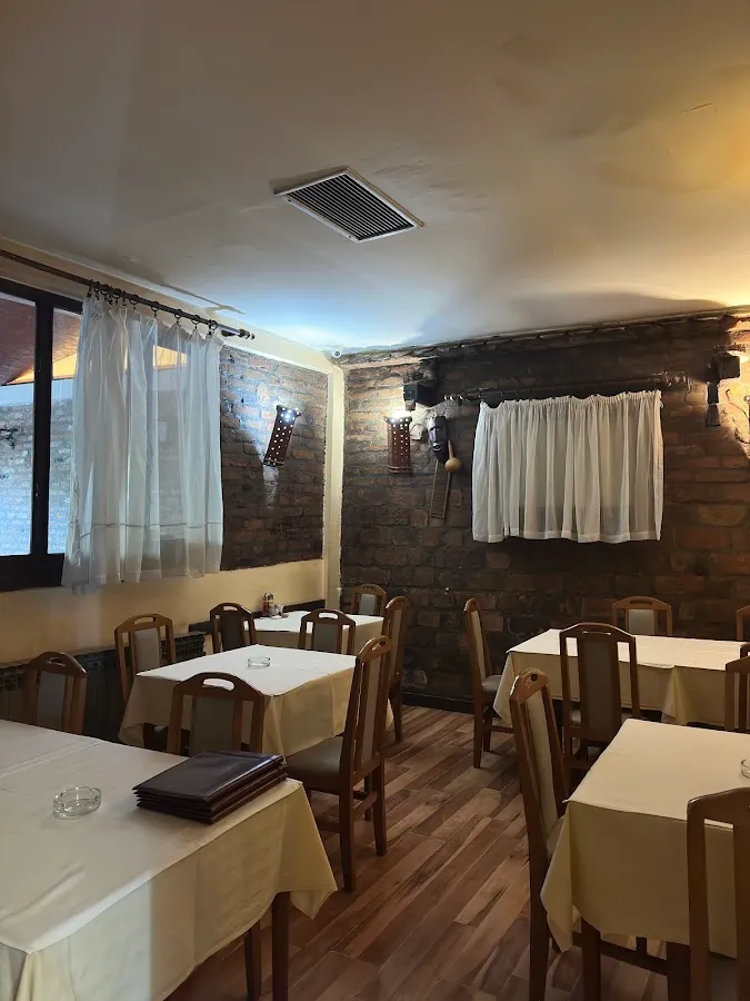 BookNoFees: Restaurante – Kod Ljube – Belgrade – En casa de Ljuba, foto 1