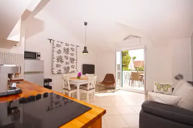 BookNoFees: NUEVO - Departamento 1 cerca de la playa – Tribunj