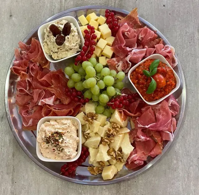 BookNoFees: Restaurante – Elena ital. Spezialitäten – Meinerzhagen – Especialidades italianas de Elena, foto 3