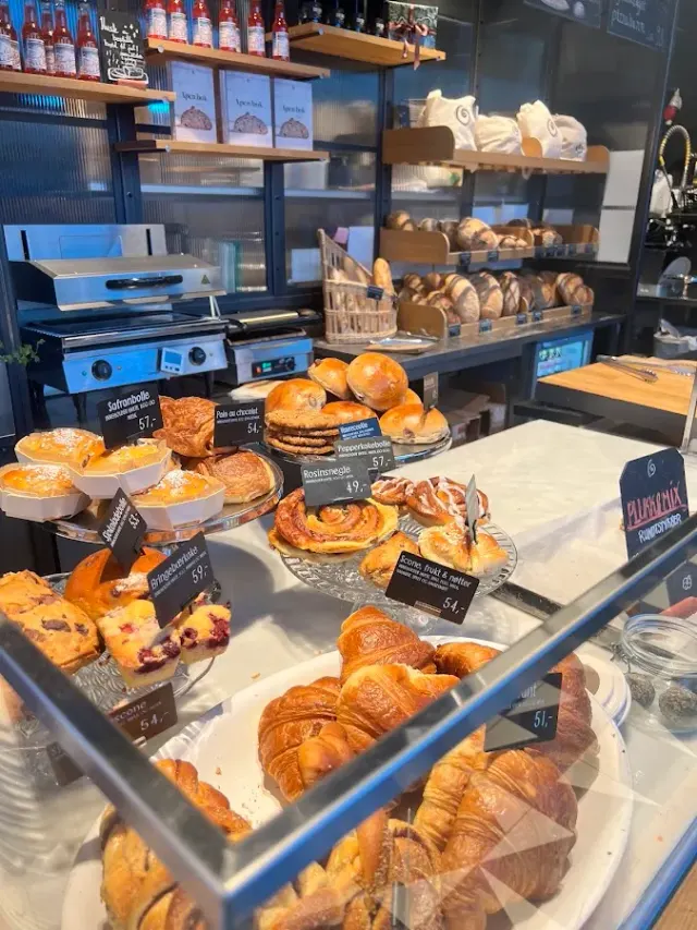 BookNoFees: Cafetería – Åpent Bakeri – Oslo – Panadería abierta, foto 3