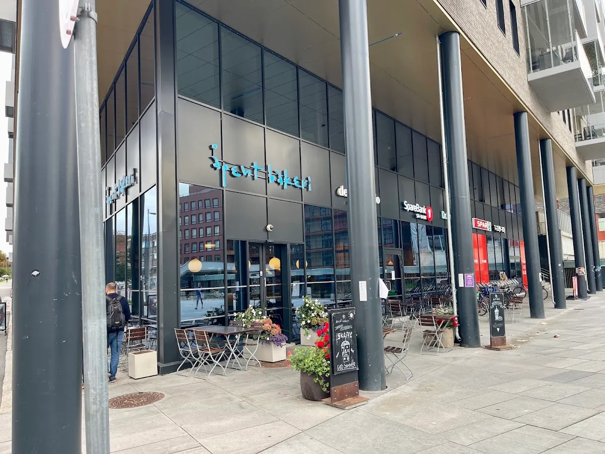 BookNoFees: Cafetería – Åpent Bakeri – Oslo – Panadería abierta, foto 1