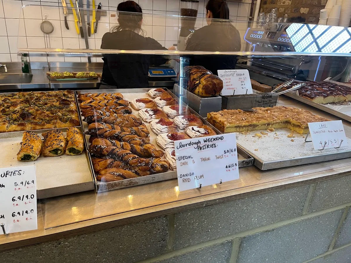 BookNoFees: Panadería – Holloway Model Bakery – London – Panadería Holloway Model, foto 1
