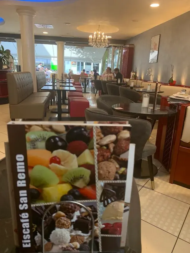 BookNoFees: Heladería – Eiscafé Dolomiti – Menden – Eiscafé Dolomiti, foto 3