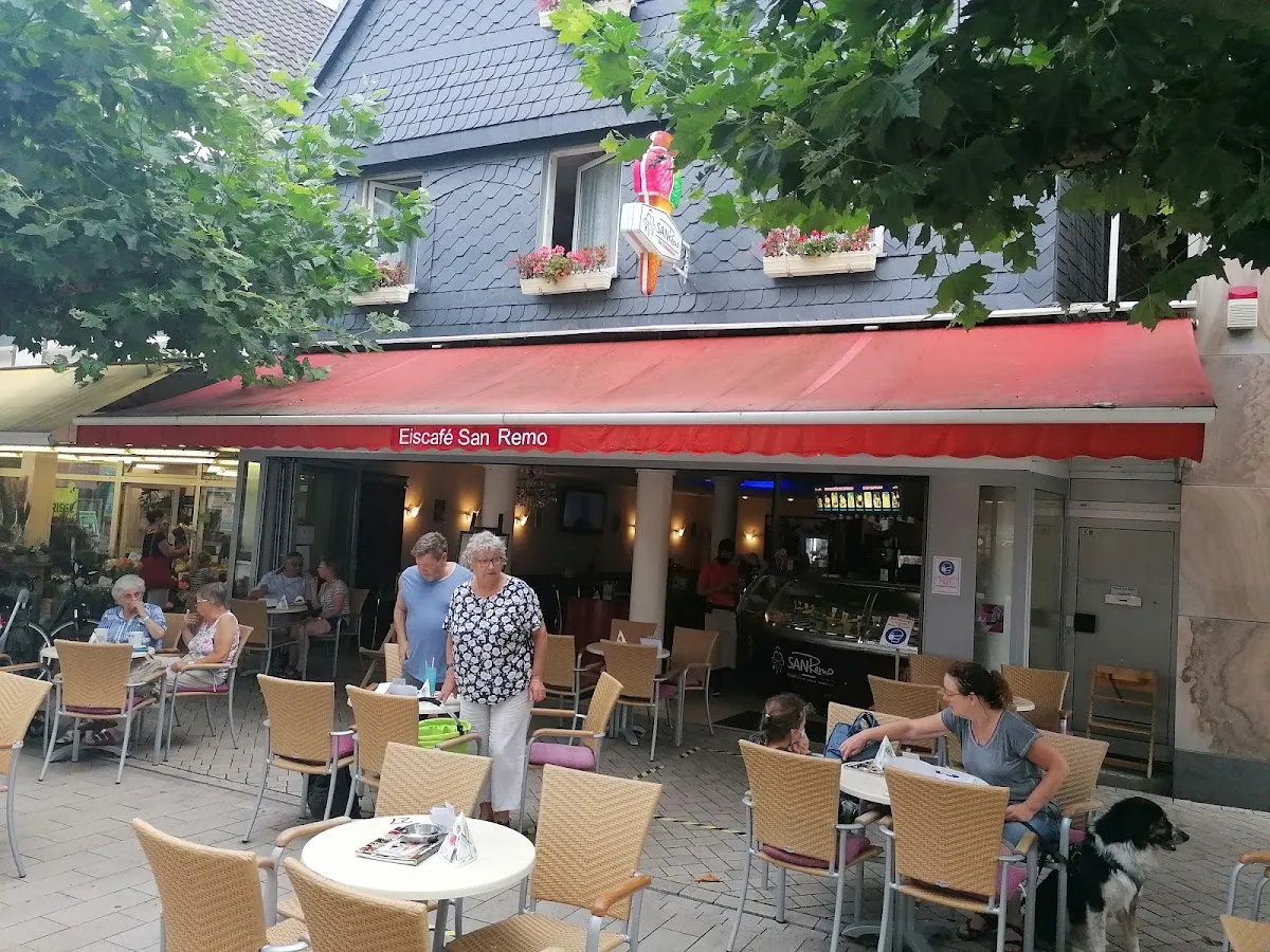BookNoFees: Heladería – Eiscafé Dolomiti – Menden – Eiscafé Dolomiti, foto 1