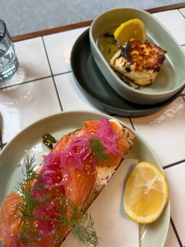 BookNoFees: Cafetería – Beard Park Cafe – Helsinki – Café Beard Park, foto 2
