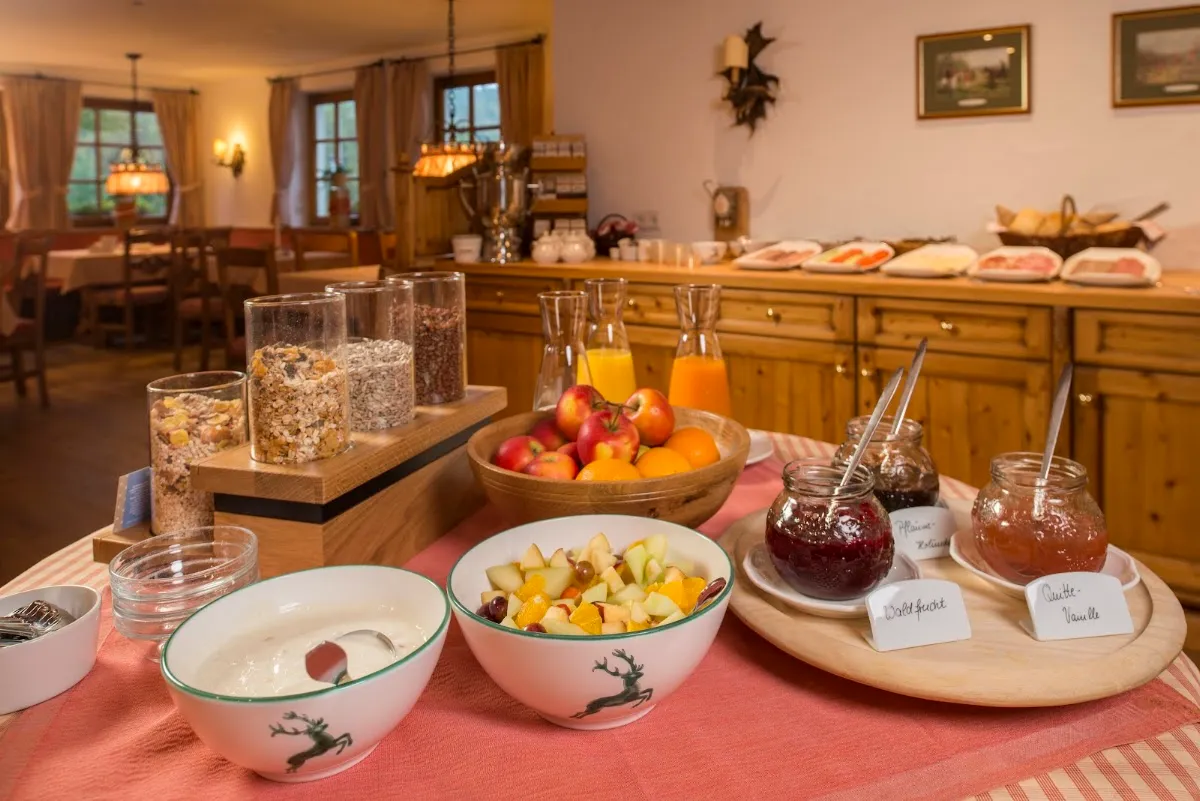 BookNoFees: Restaurante – Waldhaus Föckinghausen – Bestwig – Casa del bosque de Föckinghausen, foto 1