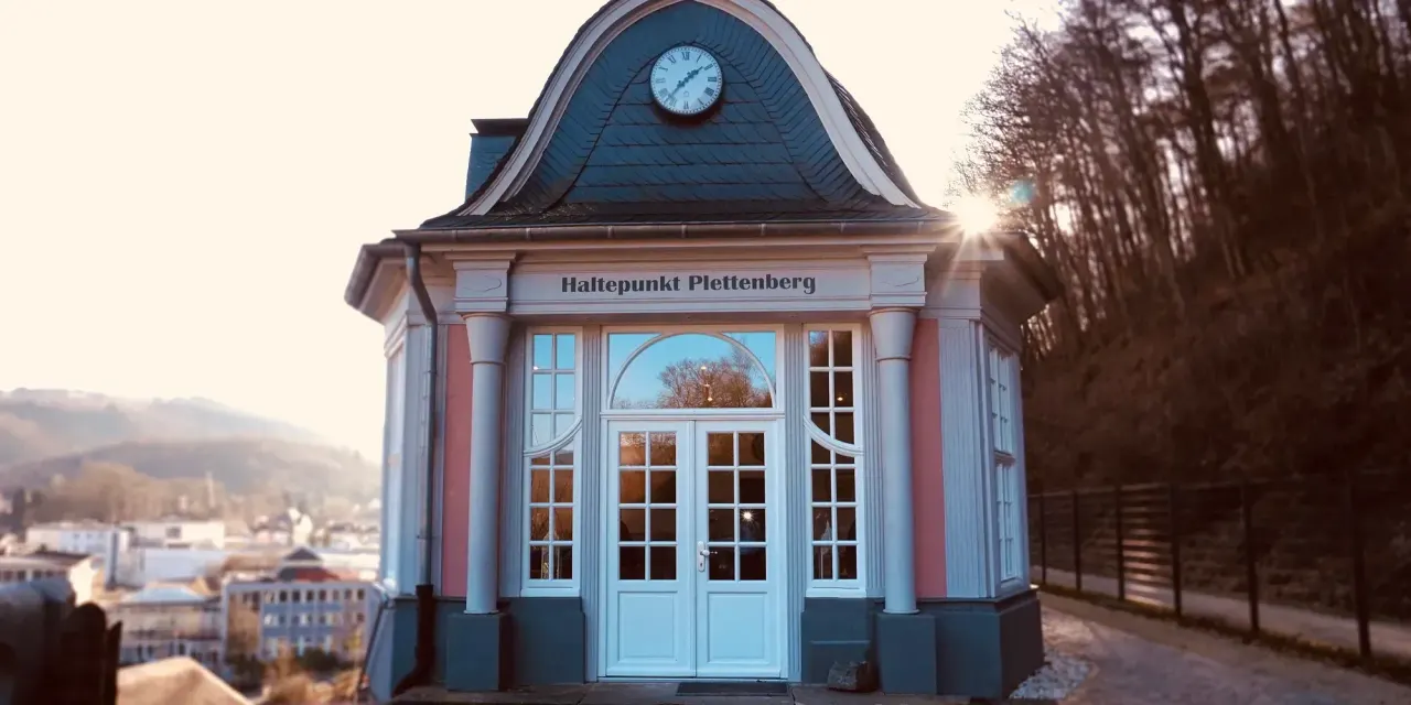BookNoFees: Cafetería – Café Haltepunkt – Plettenberg – Café Haltepunkt, foto 1