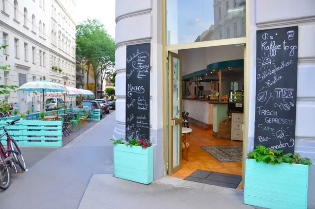 BookNoFees: Cafetería – Equilibrium – Vienna – Equilibrio, foto 2