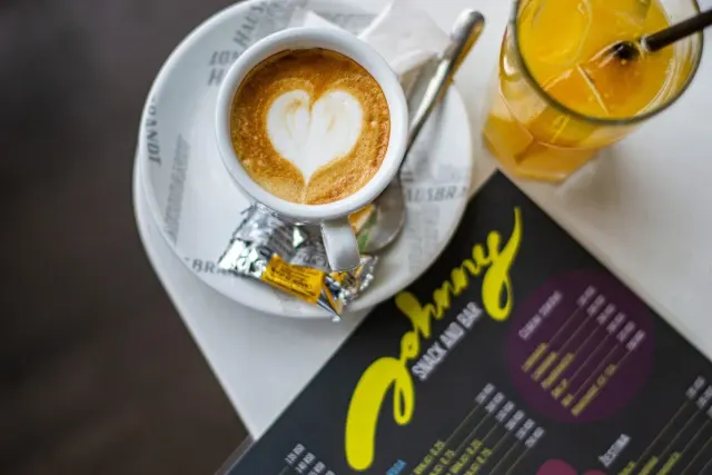 BookNoFees: Cafetería – Johnny Snack and Bar – Belgrade – Johnny Snack y Bar, foto 3
