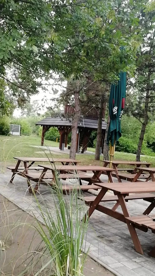 BookNoFees: Bar de tapas – Bufet pri rozhľadni Bratislava – Bratislava – Buffet junto a la torre de observación de Bratislava, foto 3
