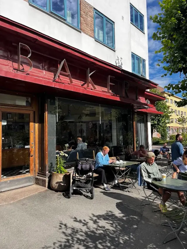 BookNoFees: Cafetería – Åpent Bakeri – Oslo – Panadería abierta, foto 2