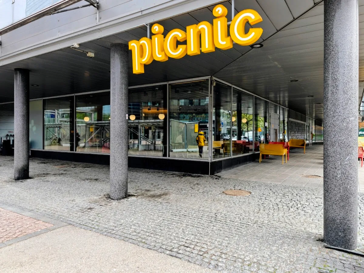 BookNoFees: Cafetería – Picnic Ruoholahti – Helsinki – Picnic en Ruoholahti, foto 1