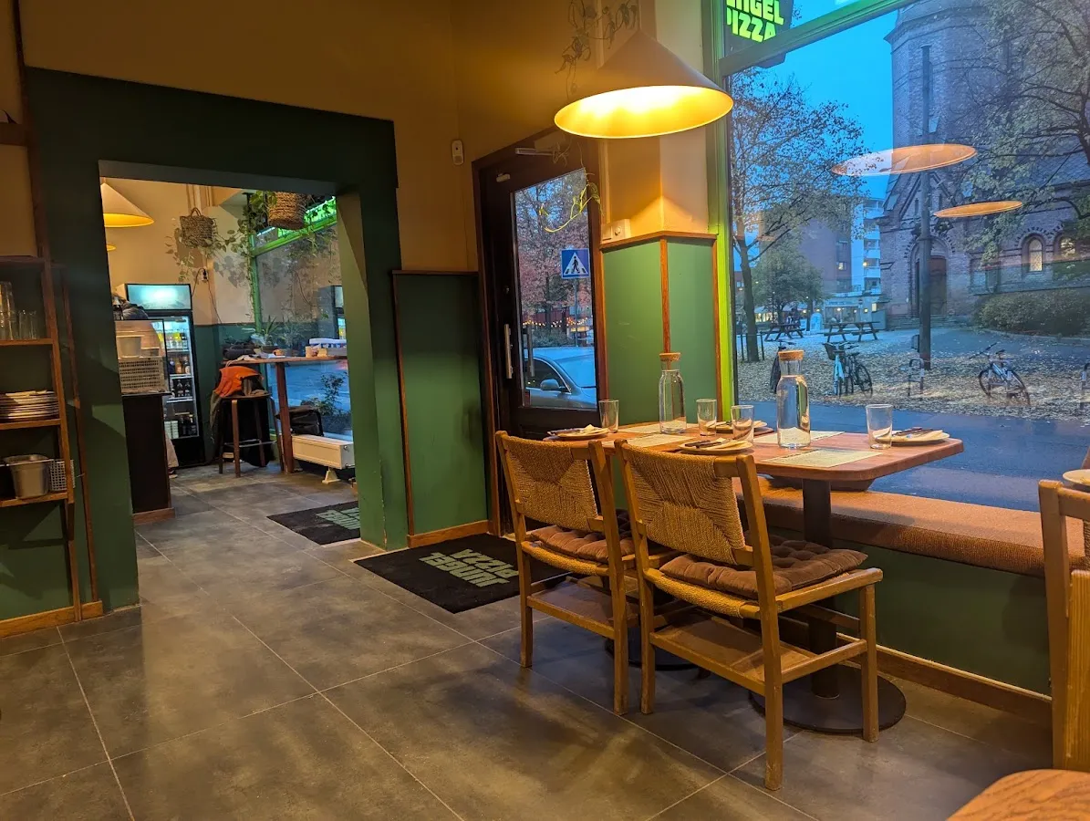 BookNoFees: Restaurante – Jungel Pizza – Oslo – Pizza de la Selva, foto 1
