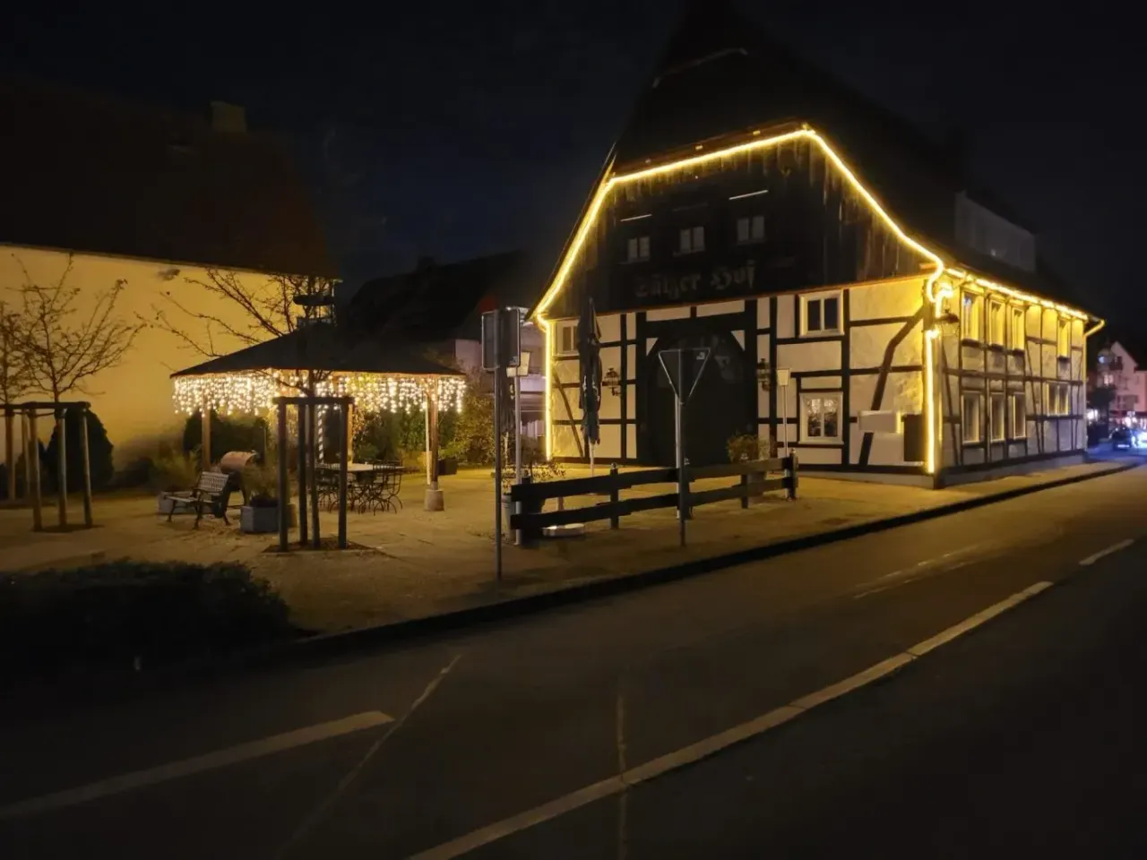 BookNoFees: Restaurante – Bierhaus Sälzerhof Bad Sassendorf – Bad Sassendorf – Cervecería Sälzerhof de Bad Sassendorf, foto 1