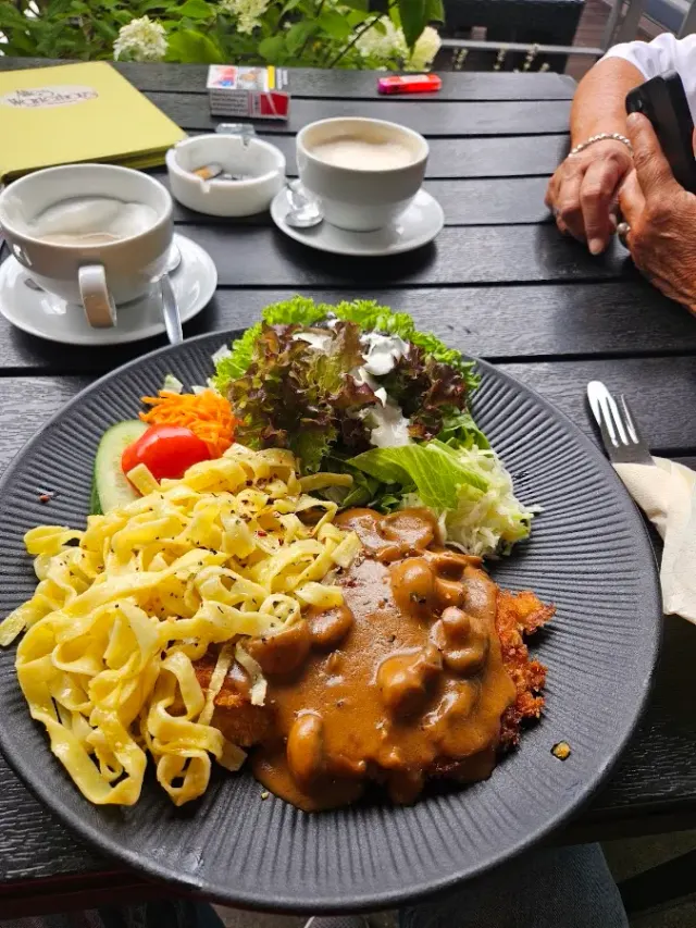 BookNoFees: Restaurante – Altes Wärterhaus – Hilchenbach – Antigua casa del guardián, foto 2