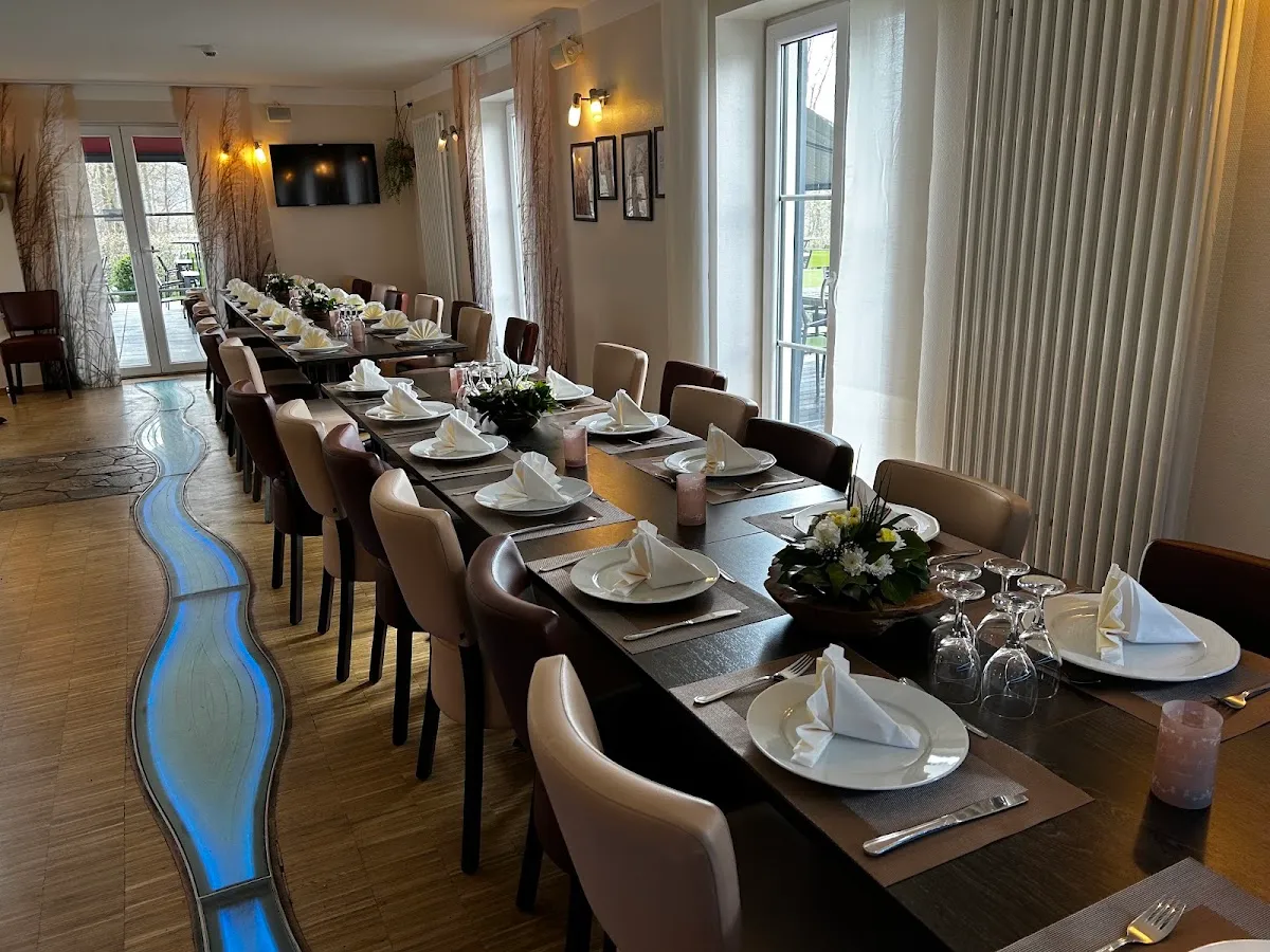 BookNoFees: Restaurante – Altes Wärterhaus – Hilchenbach – Antigua casa del guardián, foto 1