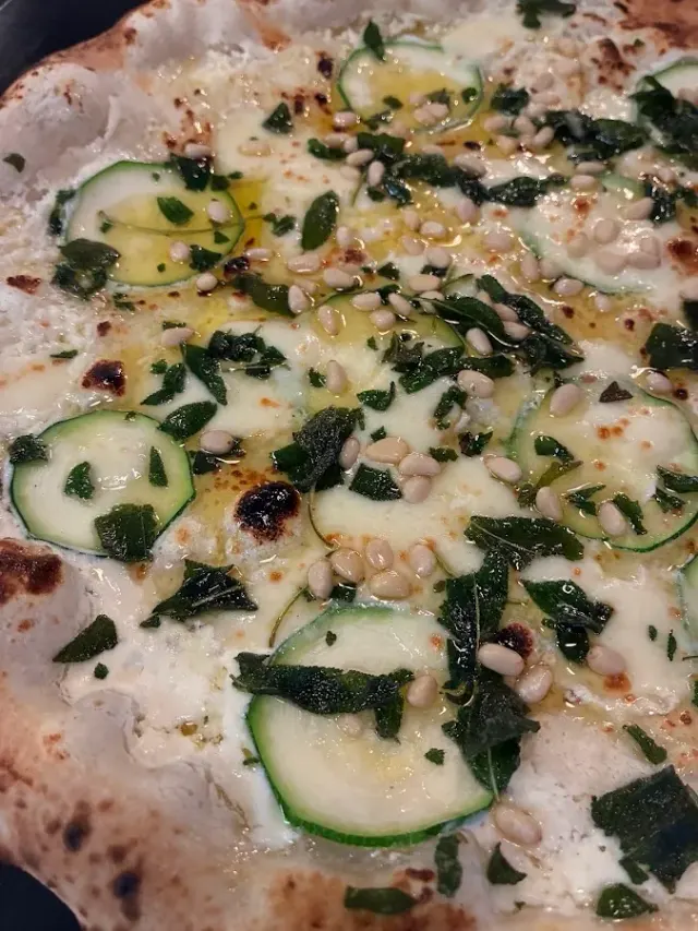 BookNoFees: Restaurante – Pizzeria Via Tribunali – Helsinki – Pizzería Via Tribunali, foto 2
