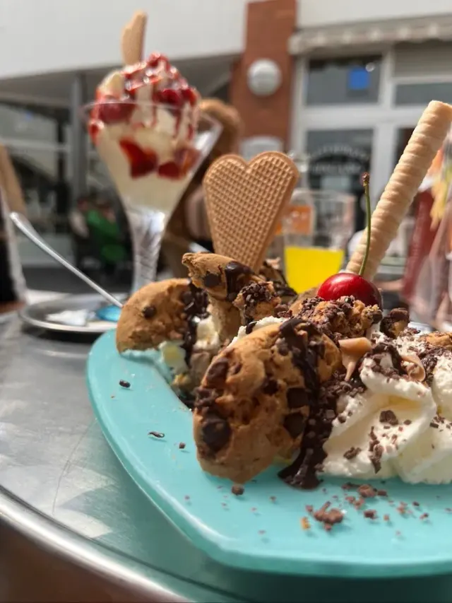 BookNoFees: Restaurante – Eis-Café San Marco – Arnsberg-Hüsten – Eis-Café San Marco, foto 3