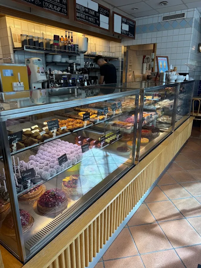 BookNoFees: Panadería – Älvsjö Konditori & Bageri – Stockholm – Pastelería y Panadería Älvsjö, foto 1