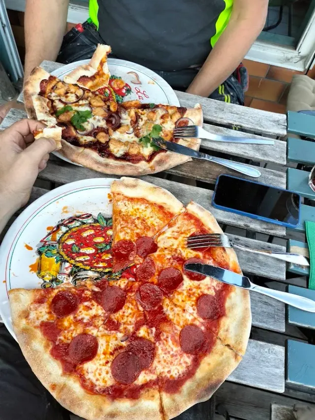 BookNoFees: Restaurante – Vår Pizza – Stockholm – Nuestra pizza, foto 2