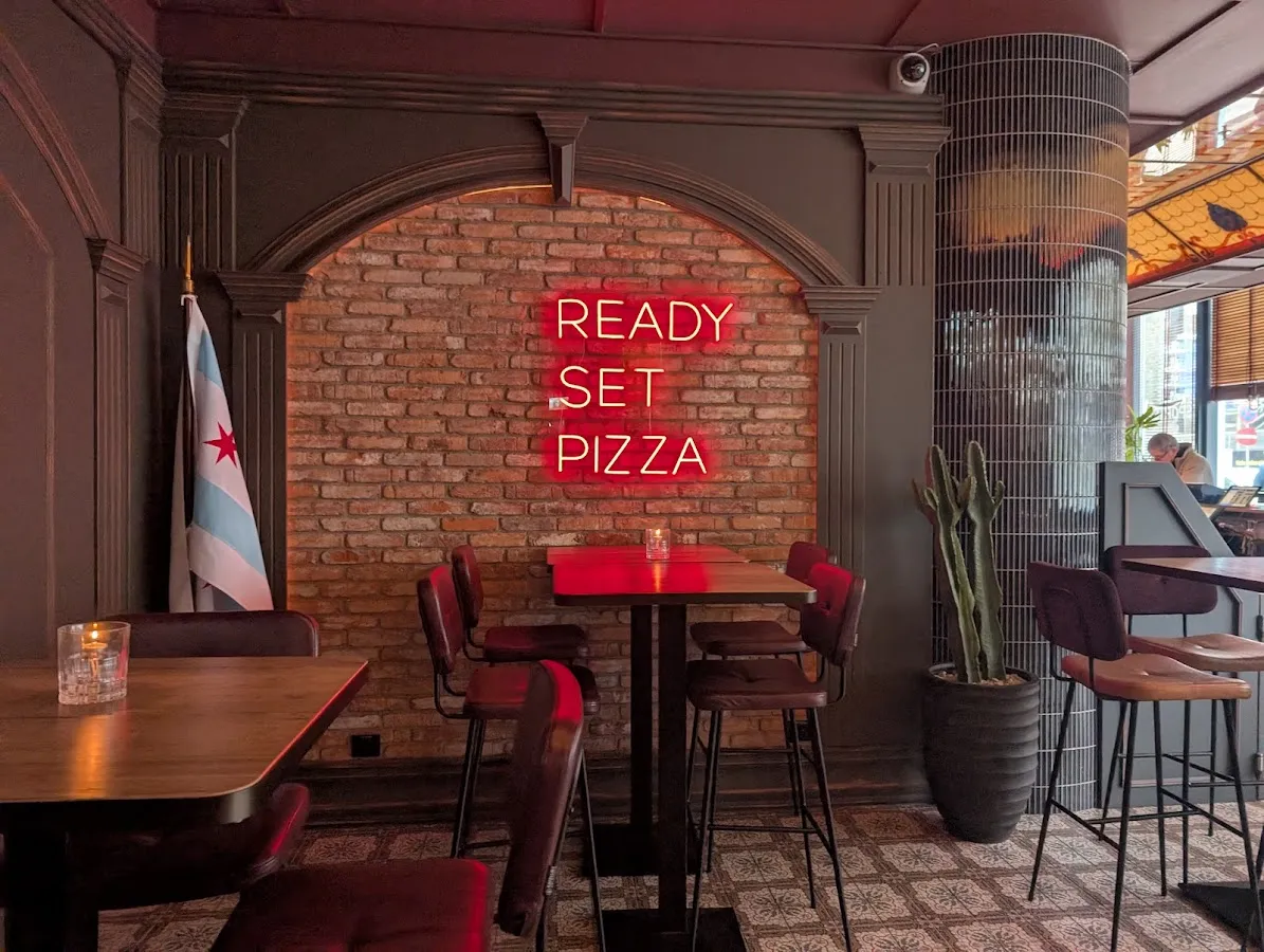 BookNoFees: Restaurante – Chicago Pizza and Brew – Oslo – Chicago Pizza y Cerveza, foto 1