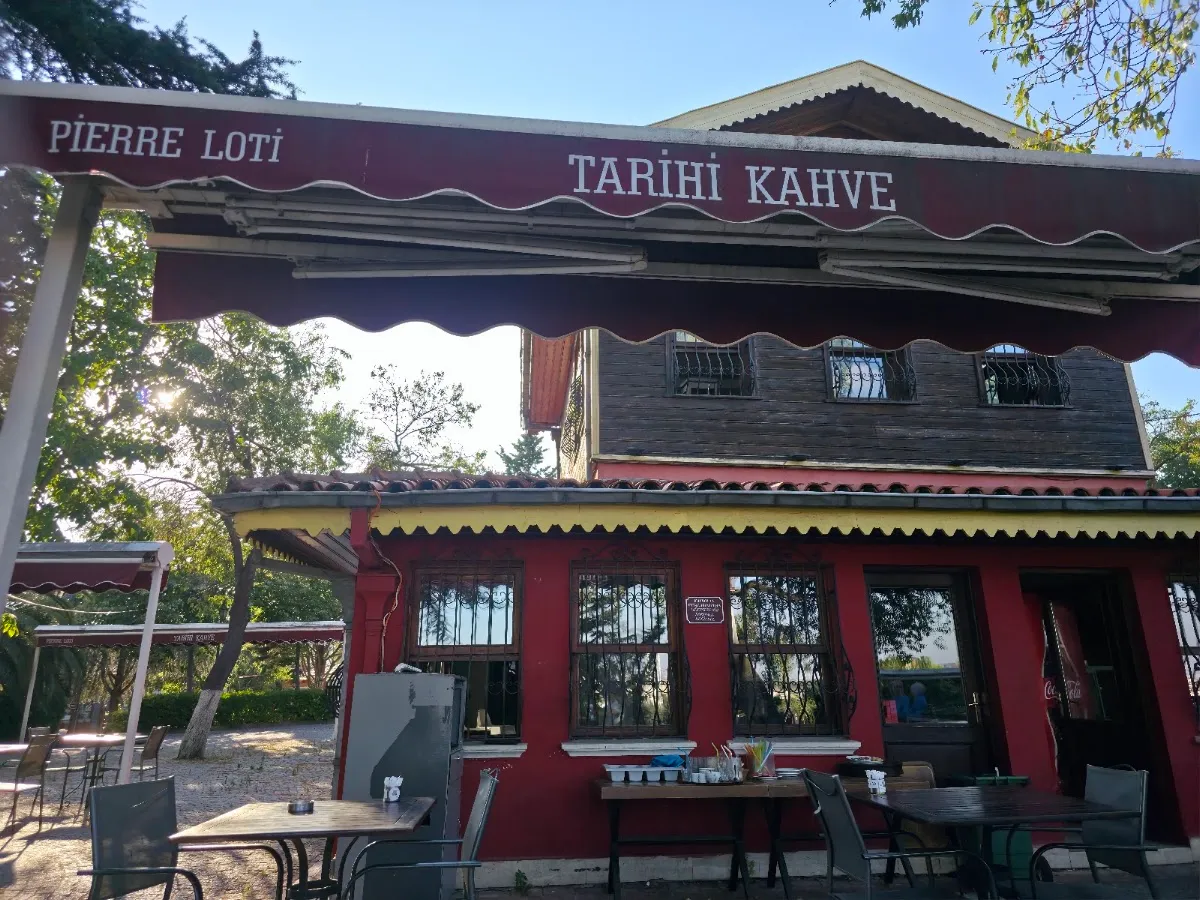 BookNoFees: Cafetería – Tarihi Kahve – Istanbul – Café histórico, foto 1