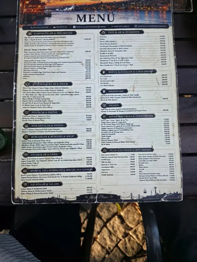 BookNoFees: Cafetería – Tarihi Kahve – Istanbul – Café histórico, foto 3
