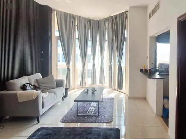 BookNoFees: Elegante departamento tipo estudio en el centro, con piscina y estacionamiento – Dubai