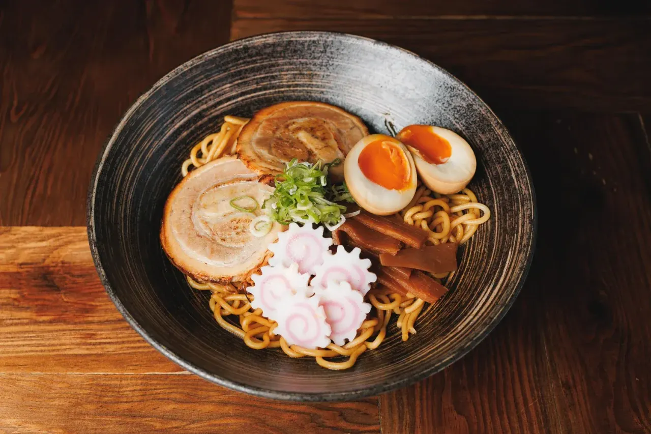 BookNoFees: Restaurante – Nood Chiado – Lisbon – Emergencia en Chiado, foto 1