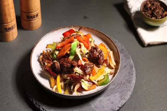 BookNoFees: Restaurante – Golden Woks – Bucharest – Woks dorados, foto 2